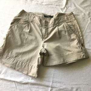 Gap High Waisted Pleated Khaki Shorts Roll Up EUC